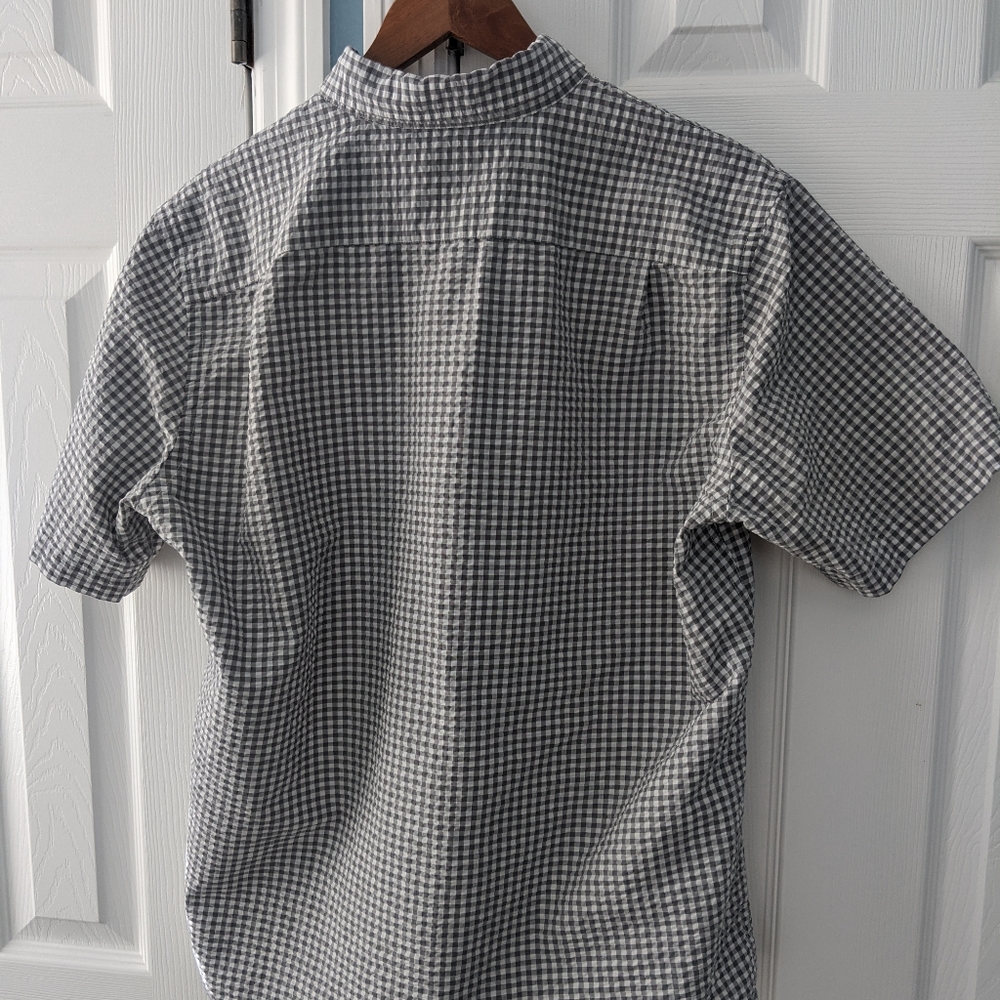 Uniqlo Dry Seersucker short sleeve shirt